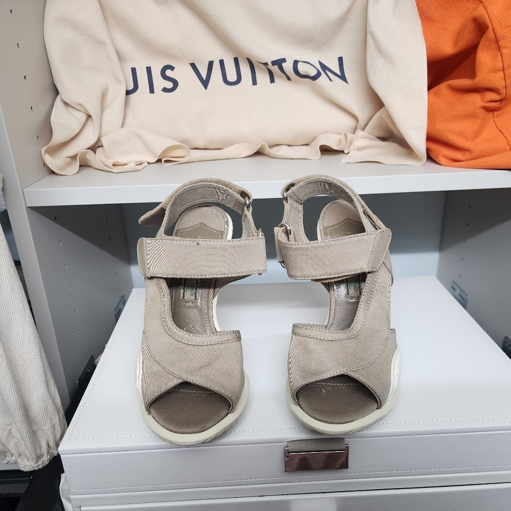 Prada Gabardine Asymmetric Sandals with rubber cone heel - size 36 - worn once! - Picture 4 of 12